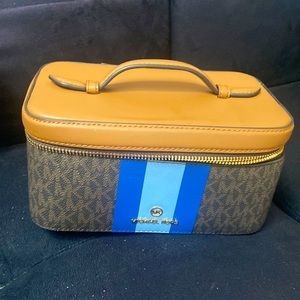 Brand new Michael Kors makeup bag never used